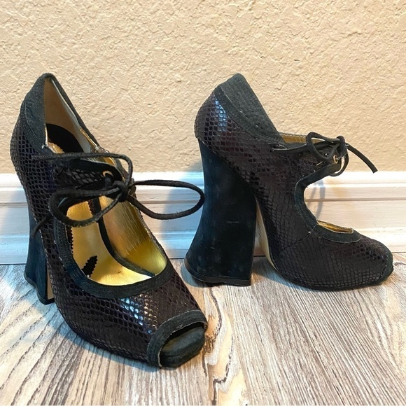 ZINC Security Black Leather and Suede Snakeskin Peep-toe Heels - Picture 3 of 8